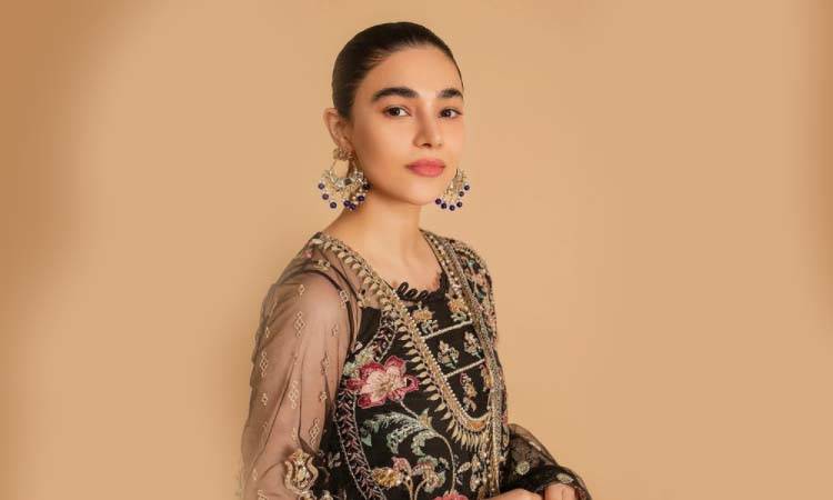Saheefa Jabbar Khattak breaks down taboo regarding plastic surgery in Pakistan