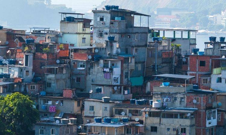 Pakistan's high population rate poses high socio-economic risks
