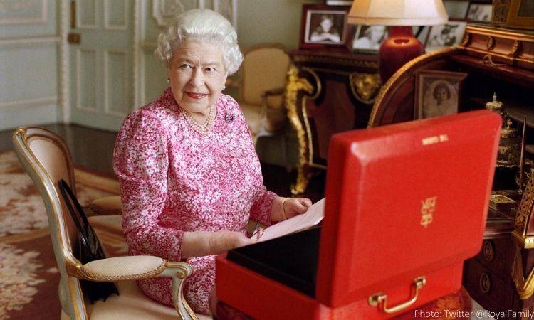 Queen of U.K. and commonwealth states tested positive