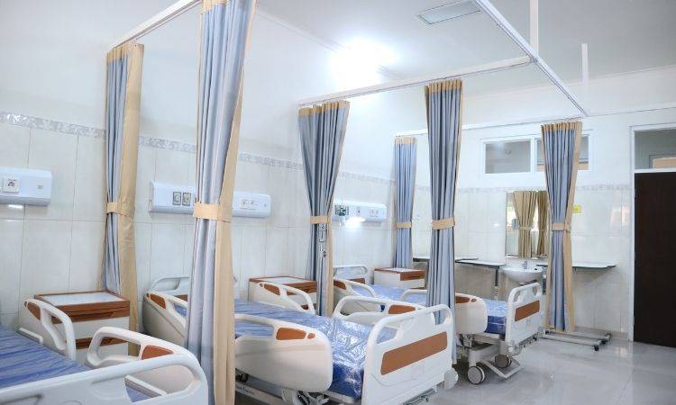 Hospital staff protests against govt of Sindh over non-payment of salaries