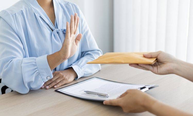 JPMC fails to break nexus between doctors and medical reps