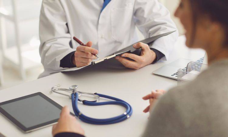 Unpaid PGs and trainee doctors continue to protest at ASH 
