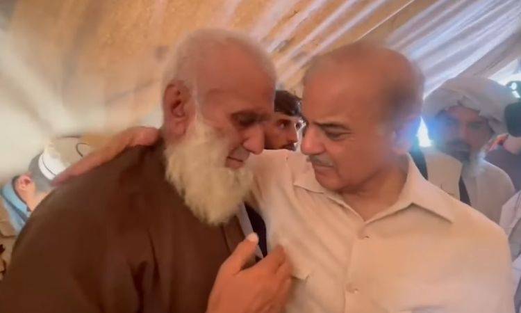 PM Shahbaz Sharif visits Tank to help flood victims