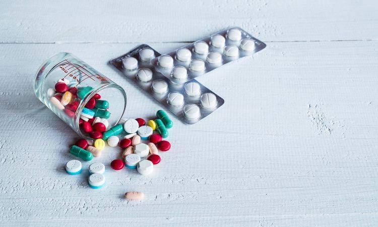 WHO hands over medicines to Azra Pechuho