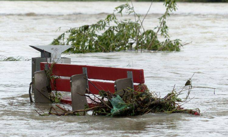 Sindh Govt treated 70,000 patients in flood relief camps 
