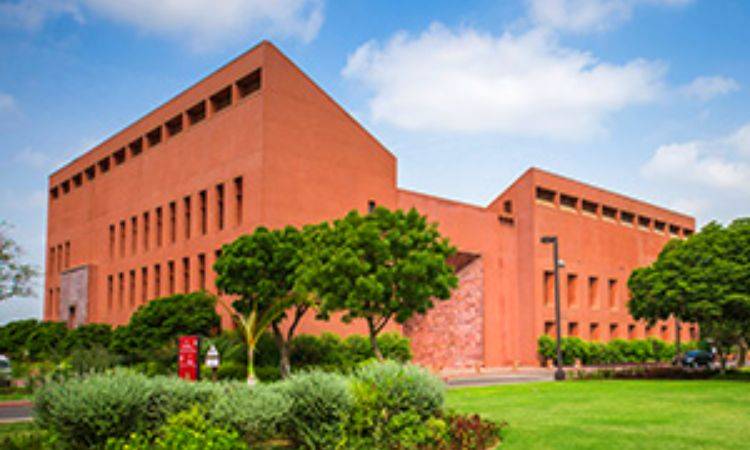 Pakistan's first intraoperative MRI launches at AKU