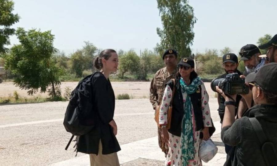 Angelina Jolie visits Pakistan amid floods in Sindh