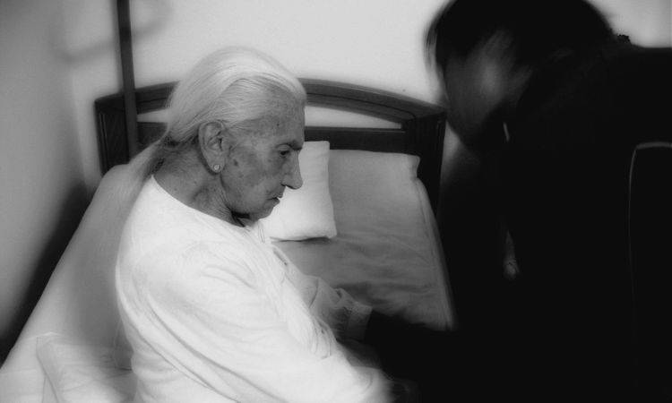 Dr Fowzia stresses on need for awareness about Alzheimer's disease