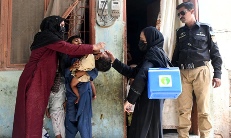 Head Constable martyred during polio duty at Killi Tarata Pishin