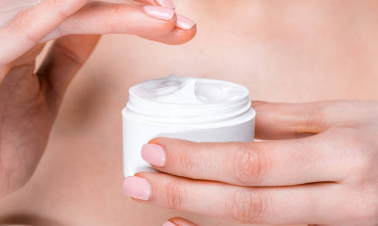 Beware of face creams, you may lose your eyesight