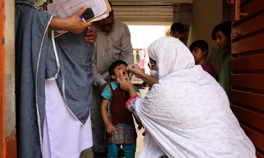 Health Ministry awards Rs 250 mil to flood affected polio workers