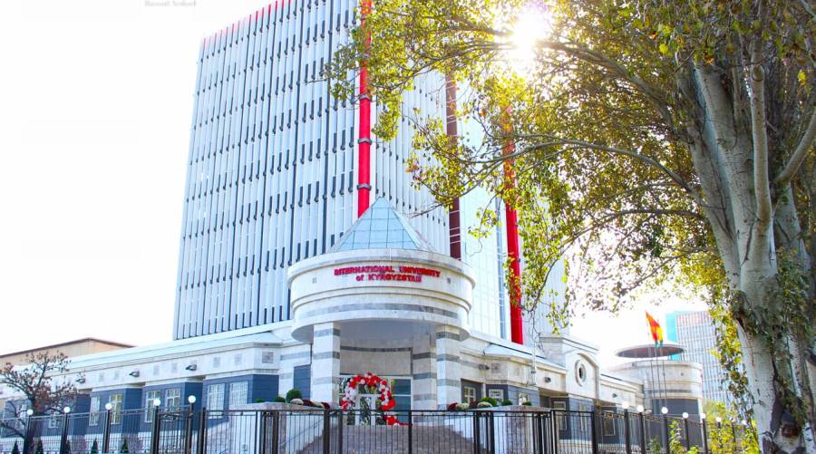 International Medical University of Kyrgyzstan (IUK-ISM) exterior view – A leading medical institution for Pakistani students pursuing MBBS abroad.