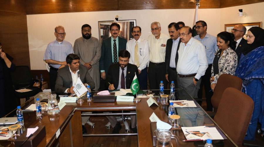 SHCC and SBOSS officials signing MoU for digital healthcare facility registration under CLICK Project