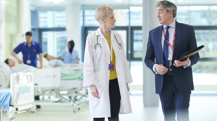 Clinicians now have clear legal guidance to inform relatives of inherited genetic risk, following an update by Australia’s privacy regulator.