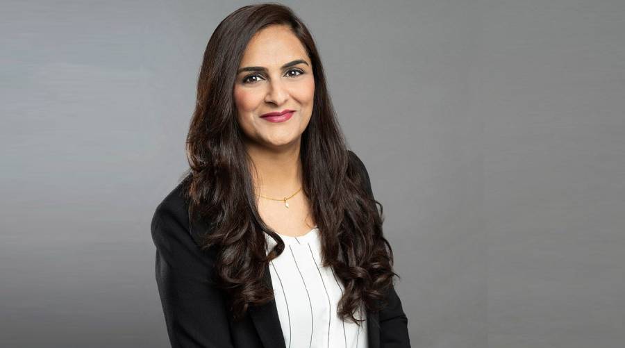 Shaista Meghani receives Jannetta MacPhail Award for academic excellence in nursing from University of Alberta