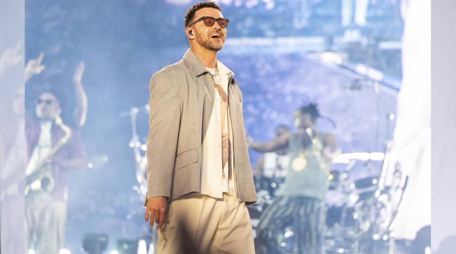 Justin Timberlake reveals lyme disease diagnosis on Instagram, describing severe fatigue and nerve pain.