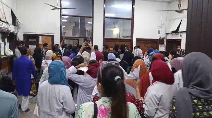 Doctors at Abbasi Shaheed Hospital protest over non-payment of salaries and boycott OPDs in Karachi.