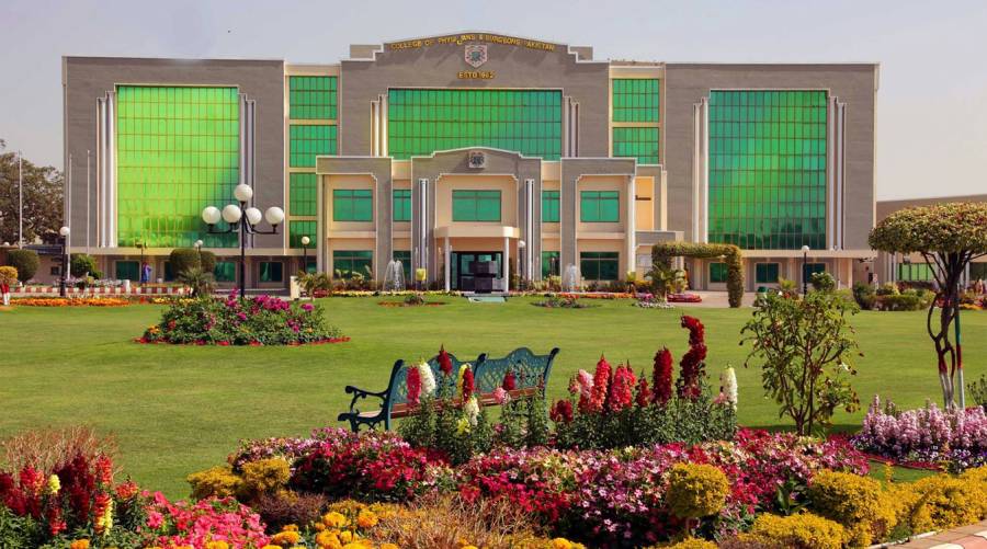 CPSP headquarters in Karachi, highlighting the council’s urgent scam alert against fake calls, SMS, and WhatsApp fraud targeting healthcare professionals.