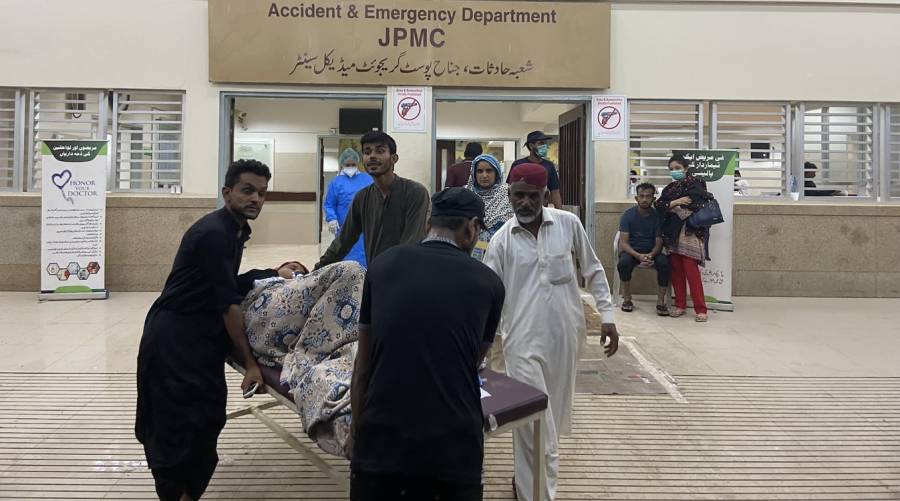 JPMC emergency ward patients facing medicine shortages and broken beds in Karachi hospital