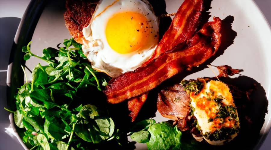 Young adult following ketogenic diet with improved mental health and reduced depression symptoms