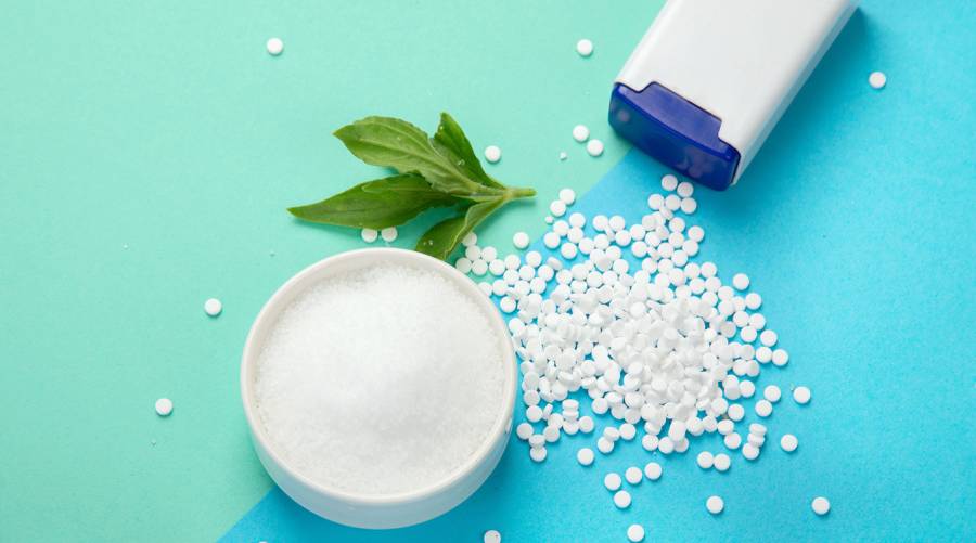 Artificial sweeteners like aspartame and saccharin may speed up brain aging, according to new Neurology study.