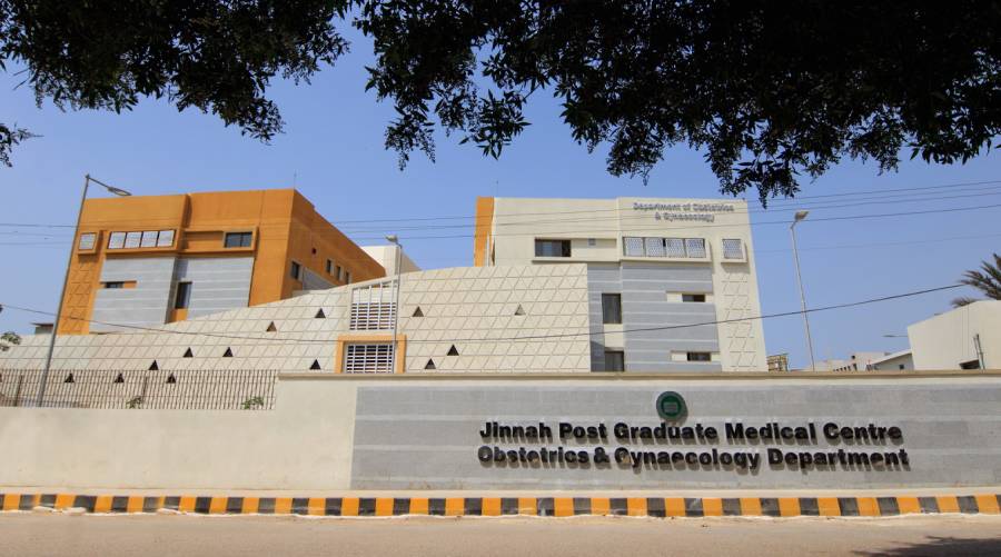 Dr Shahid Rasool at JPMC Karachi issues explanation notices to 40 absent doctors during surprise inspection