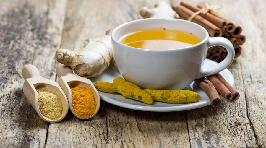 Natural GLP-1 alternatives such as berberine, cinnamon, and green tea shown as metabolic health boosters