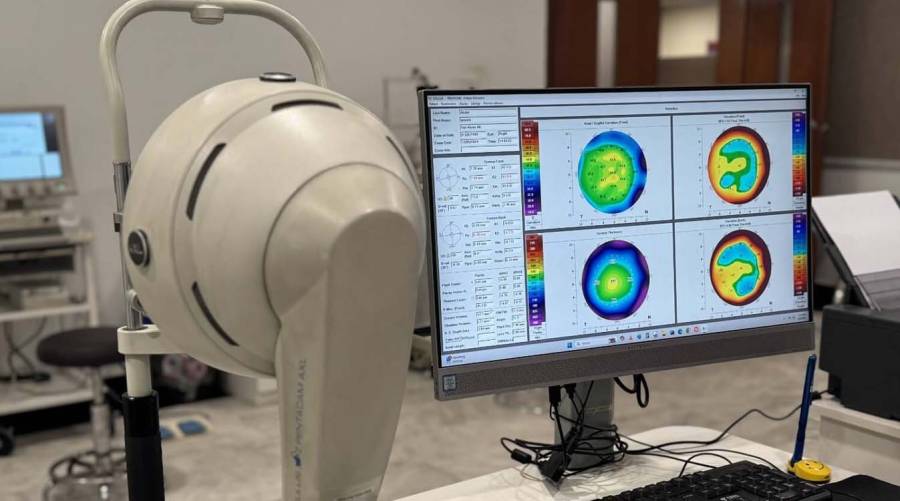 FIO Hospital staff demonstrate SMILE PRO laser eye surgery, showing advanced, painless, and rapid vision correction technology in Karachi.