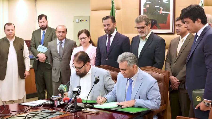 Federal government signs agreements handing management of Islamabad Infectious Diseases Hospital and Regional Blood Center to Indus Hospital & Health Network.