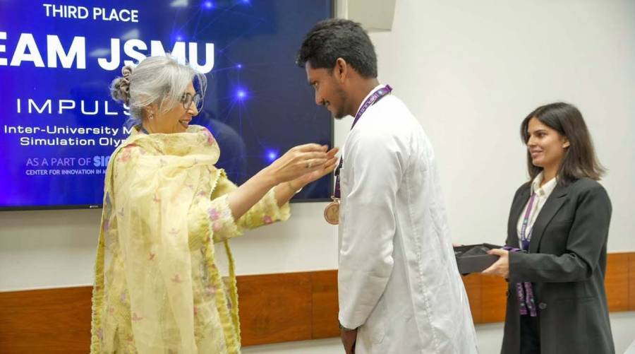 Sri Lankan JSMU scholar Abdul Thawwab Ishaque wins two national medical competition honours