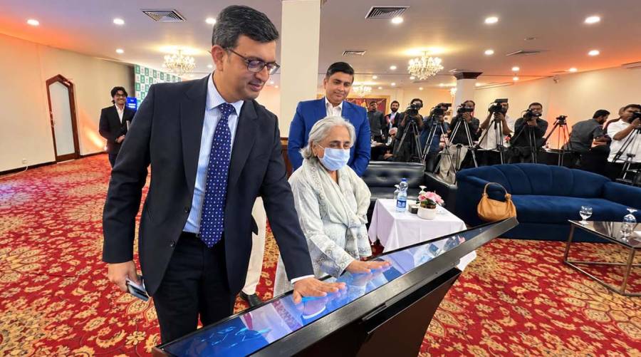 Sindh Health Minister Dr Azra Fazal Pechuho and World Bank Group Practice Manager Dr Sherin Varkey launch Sindh’s digital health data systems in Karachi.